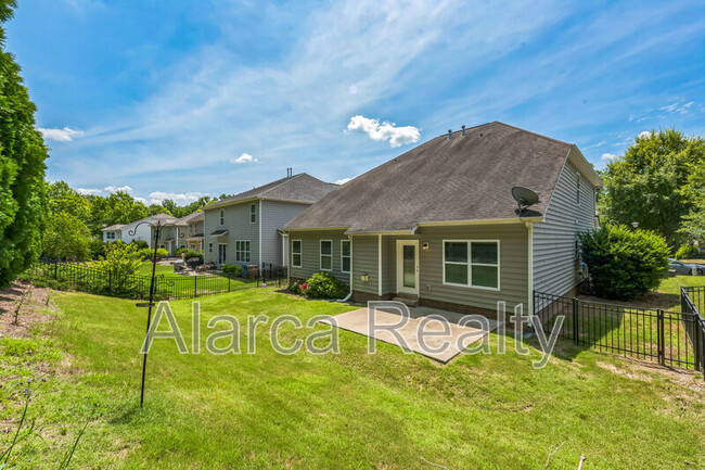 Building Photo - 1016 Ridgehaven Rd