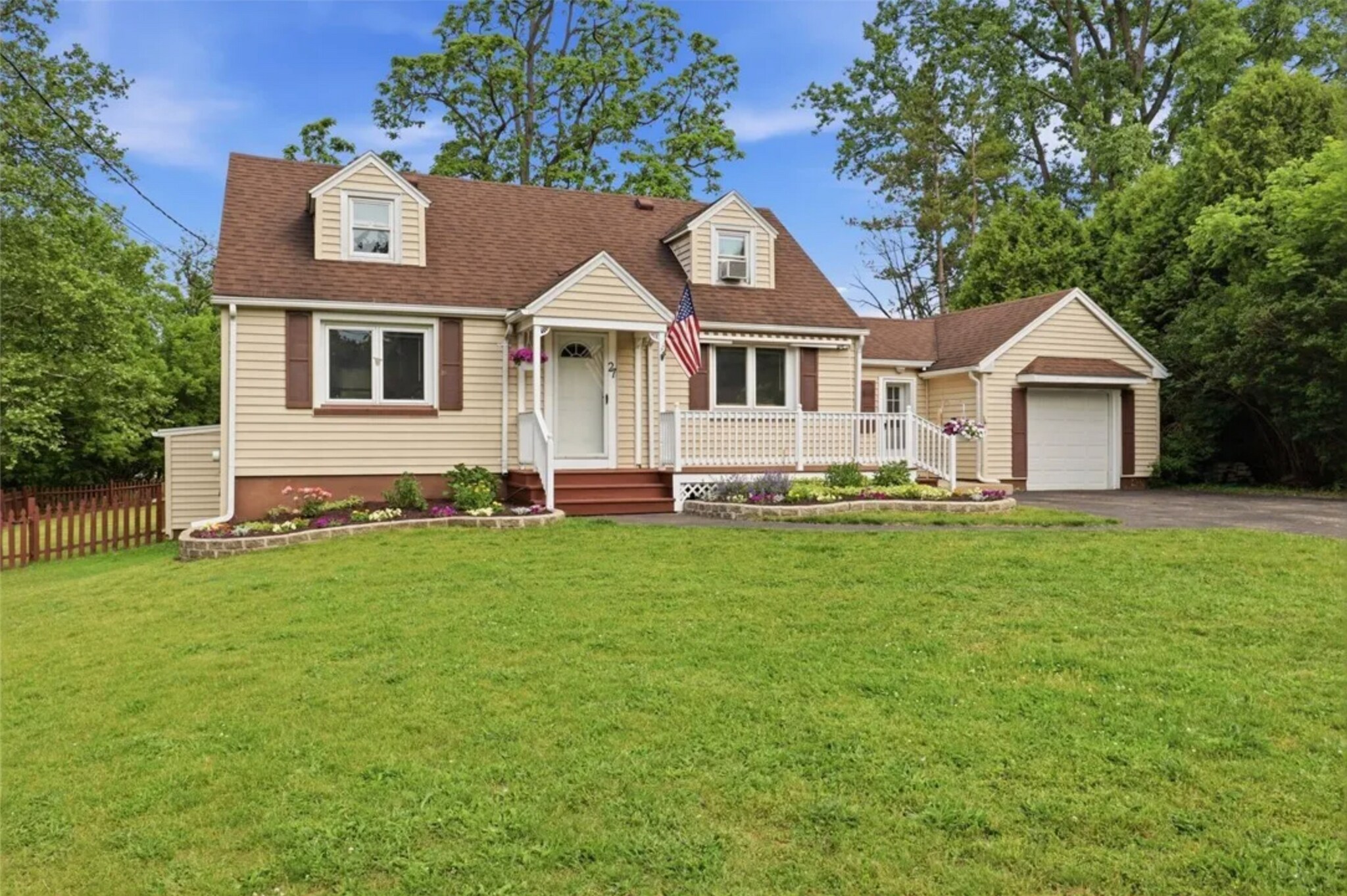 Building Photo - 27 Pleasant View Dr