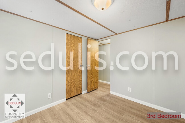 Building Photo - 354 Frankie Ln