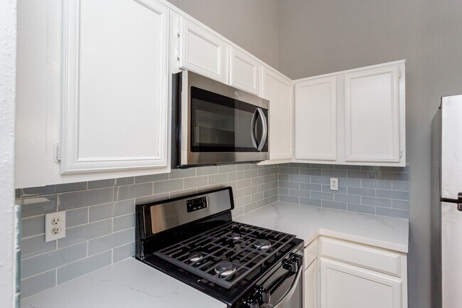 Building Photo - 5115 Beaver Hollow Dr