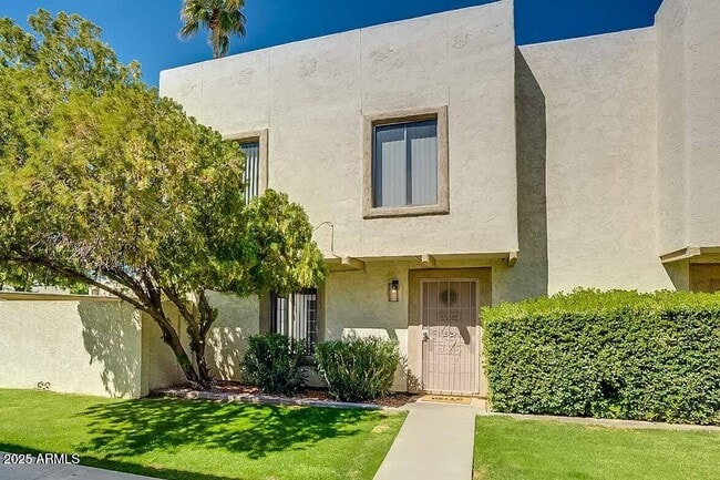 Building Photo - 7906 E Keim Dr