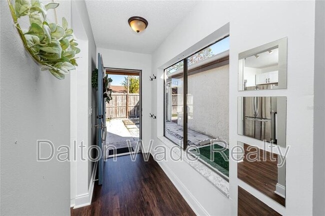 Building Photo - 2095 Sunset Point Rd