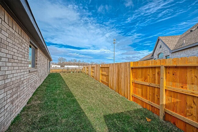 Building Photo - 1535 Munson Valley Rd