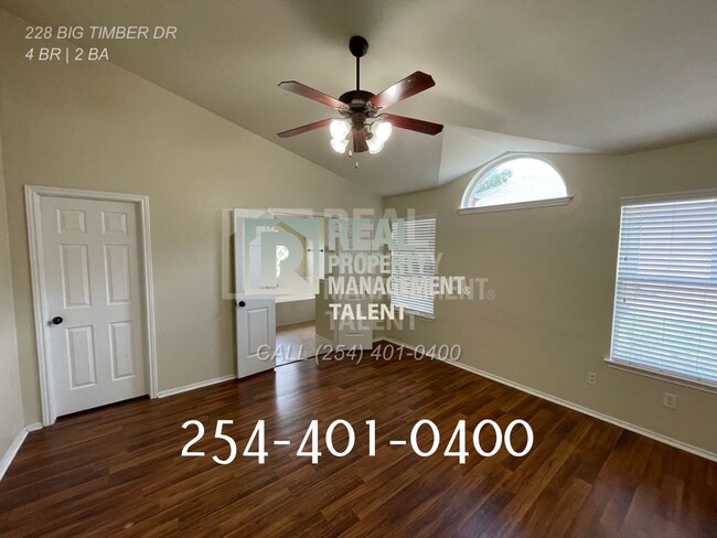 Building Photo - 4 Bedroom, 2 Bathroom Home for Rent in Tem...