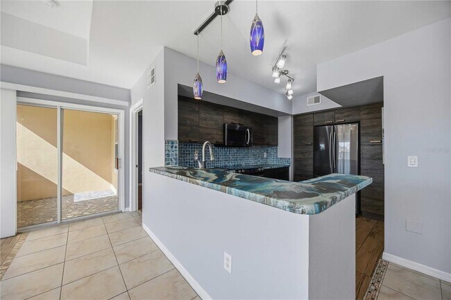 Building Photo - 2950 Viscaya Pl