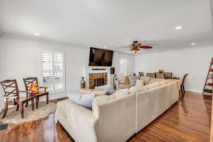 Building Photo - 1428 Hudson Lndg