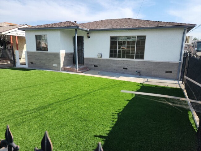 Primary Photo - 3bd Home available for rent