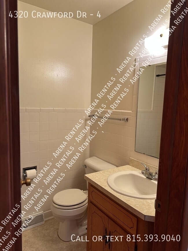 Building Photo - 4320 Crawford Dr