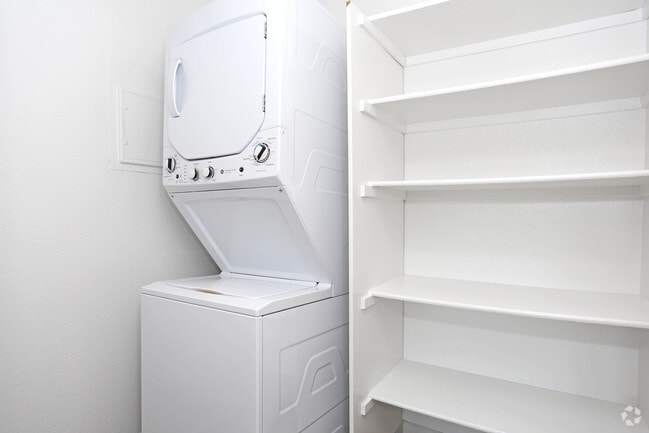 Building Photo - Plum Tree Apartment Homes