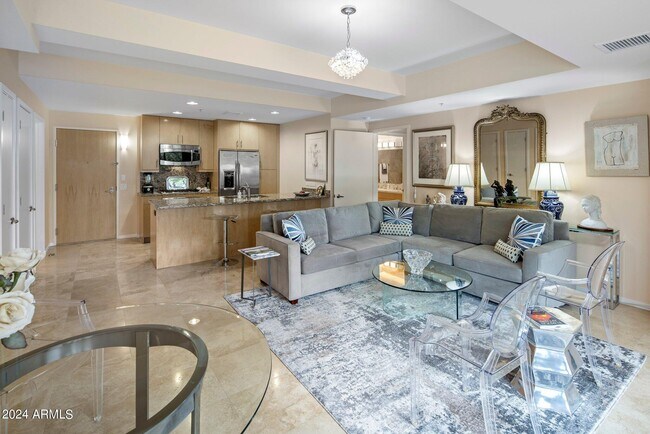 Building Photo - 7121 E Rancho Vista Dr