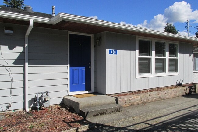 Building Photo - 3 Bedroom House in Burlington