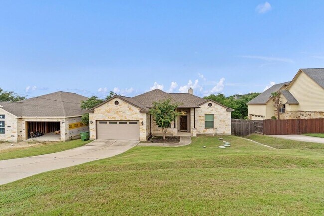 Building Photo - 10104 Longhorn Skyway