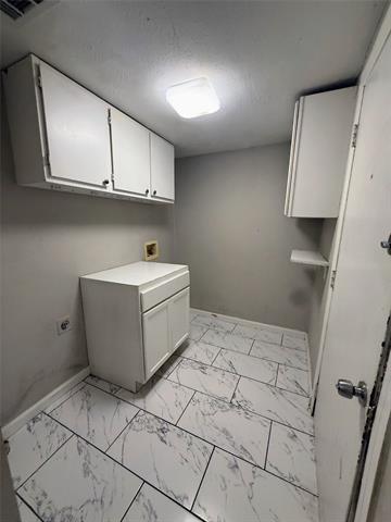 Building Photo - 1007 W Clarendon Dr