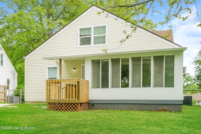 Building Photo - 140 Mills Dr