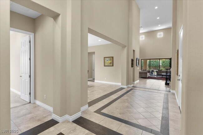 Building Photo - 11 Carolina Cherry Dr