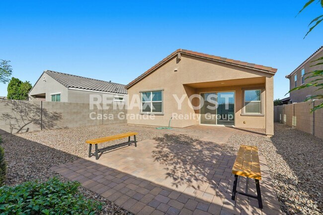 Building Photo - Move-In Ready Beauty with Granite Counters & Private Backyard!