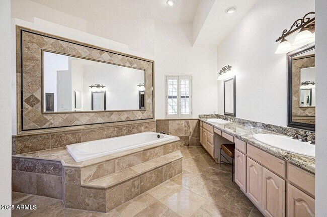 Building Photo - 8171 E Whispering Wind Dr