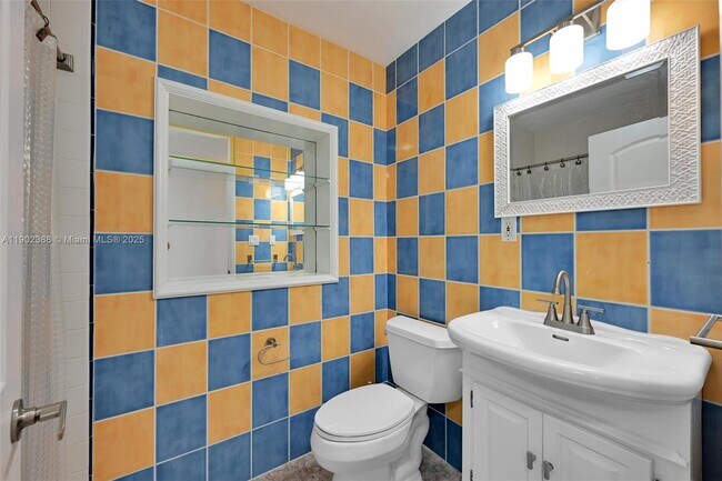 Building Photo - 1520 NE 108th St