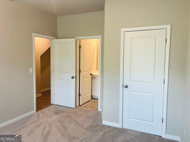 Building Photo - 33 Cobalt Ln