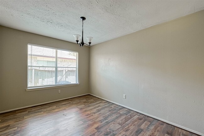 Building Photo - 923 Mayweather Ln