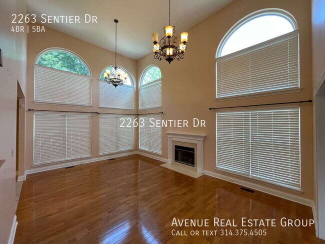Building Photo - 2263 Sentier Dr