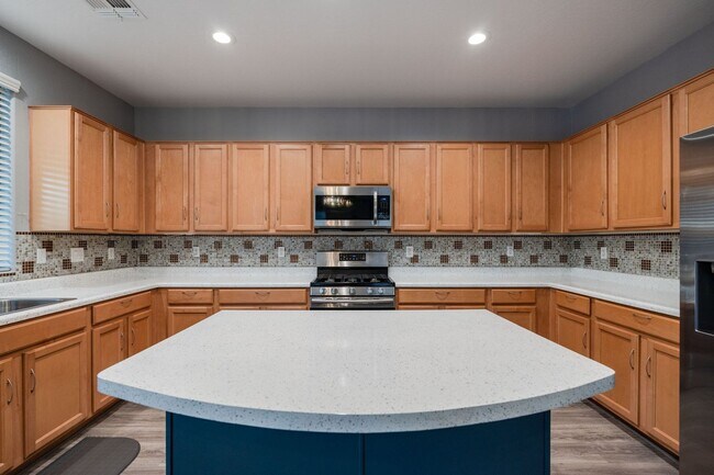Building Photo - $3,500 For Lease Starting June 1, 2026 4 beds-2.5 Baths 2,421 Sq. Ft.  Amazing Gilbert 85298 Home...