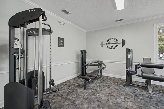 Building Photo - Condo in Arrowhead with brand new paint and carpet!