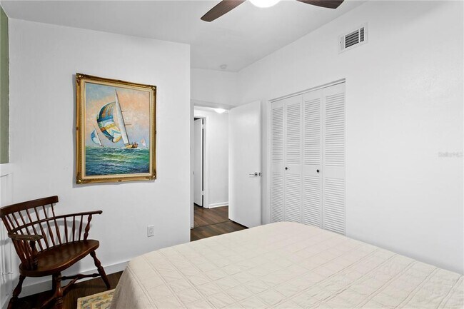 Building Photo - 2407 S Lois Ave