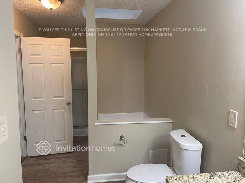 Building Photo - 3970 Evelyn Dr