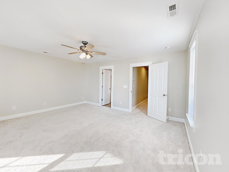 Building Photo - 150 E Morehouse Ave