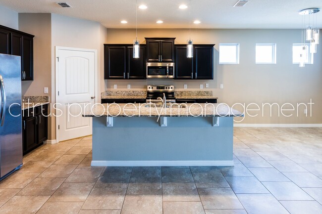 Building Photo - 4/2 Home in Kissimmee