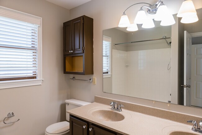 Building Photo - 5558 Parker Hill Ln