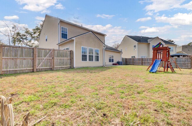 Building Photo - Spacious 5-Bedroom Rental with Dual Master...