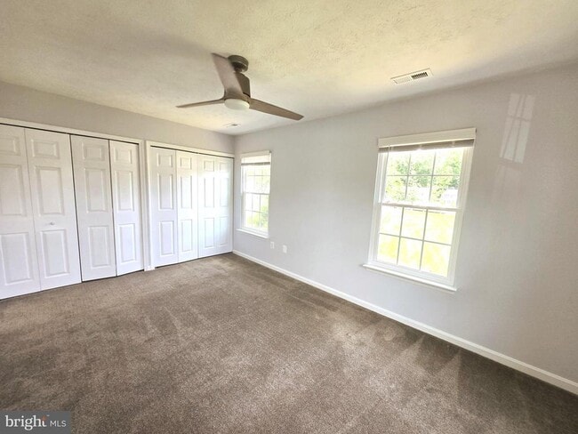 Building Photo - 400 Cabin Ct