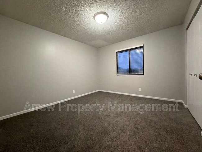 Building Photo - 3405 Holdrege St