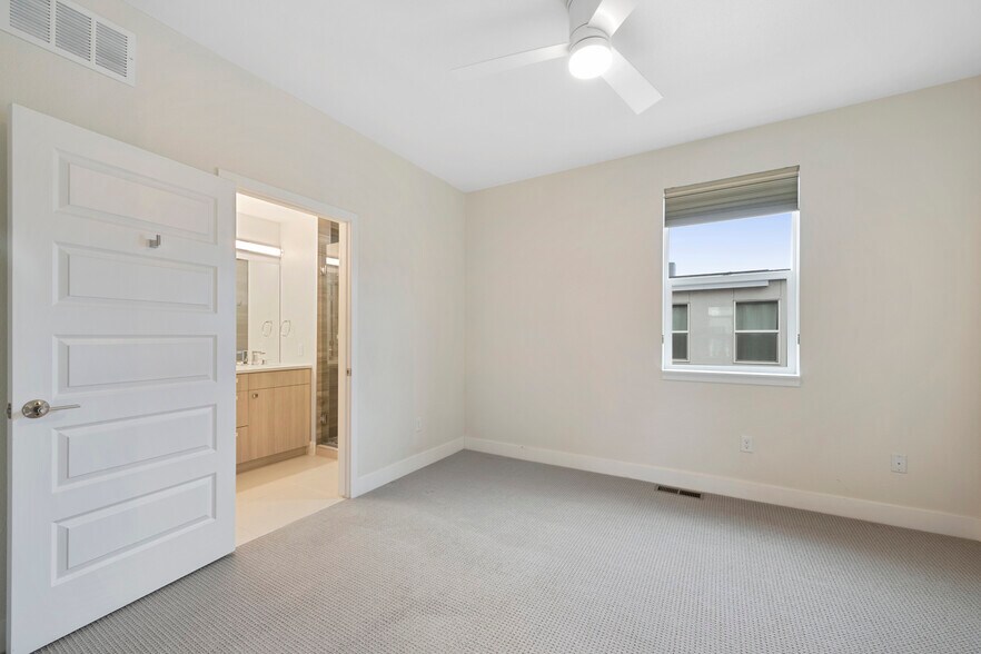 Building Photo - 3048 Wilson Ct