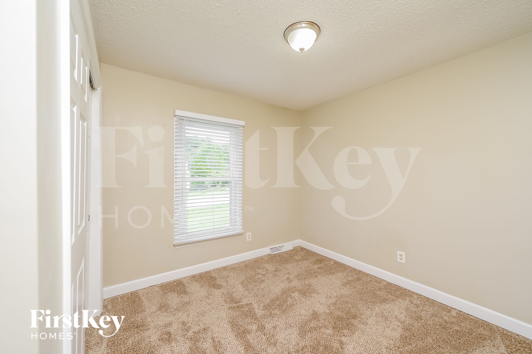 Building Photo - 6020 Stone Bluff Dr