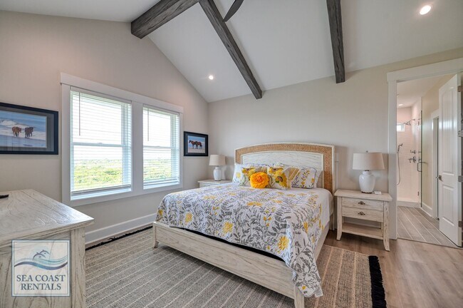 Building Photo - OFF-SEASON MONTHLY RENTAL - IT'S A BIG DILL!!