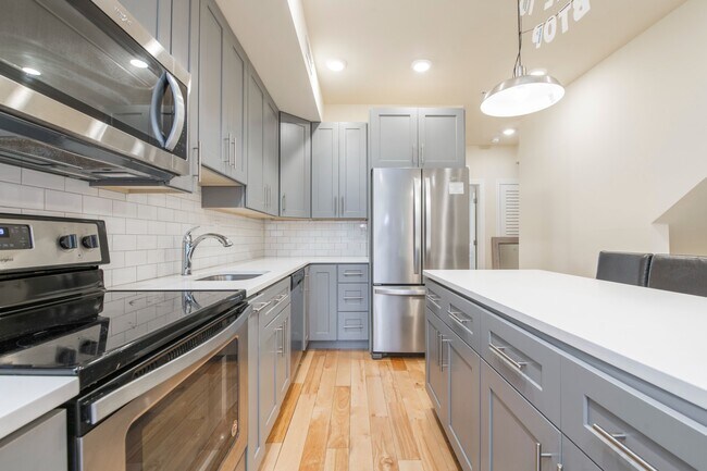 Building Photo - 1825 N Bouvier St