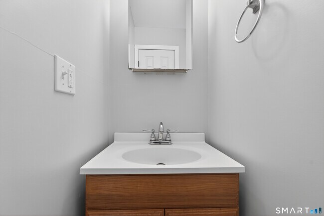 Building Photo - 85 Bishop St