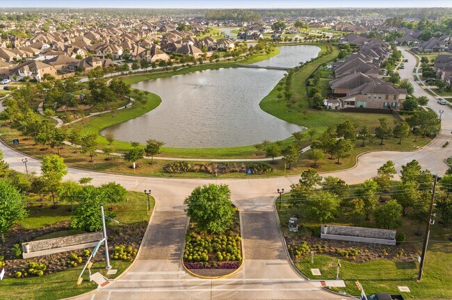 Building Photo - 9638 Birchwood Holw Trl