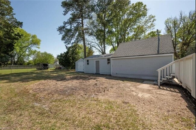 Building Photo - 4865 Hampshire Ave