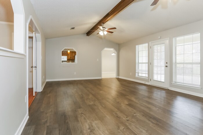 Building Photo - 210 Dogwood Pl Dr