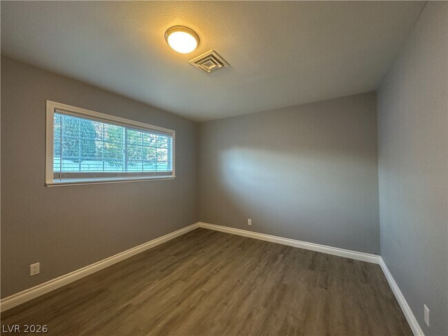 Building Photo - 3955 Redwood St