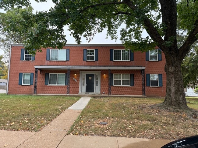 Building Photo - 3980 Brittany Cir