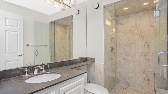 Building Photo - 345 N La Salle Dr