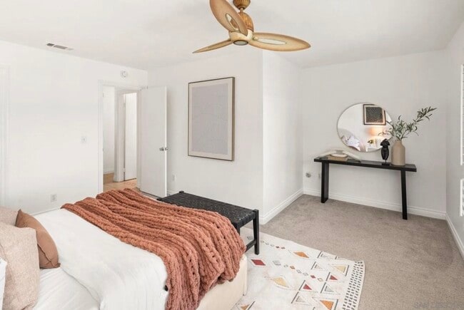 Building Photo - 2464 Caminito Ocean Cove