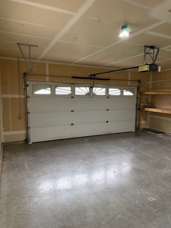 Building Photo - Single Family Home for Rent in Bozeman! Ov...