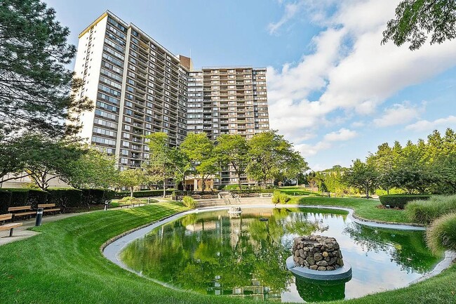 Building Photo - 1 Bay Club Dr