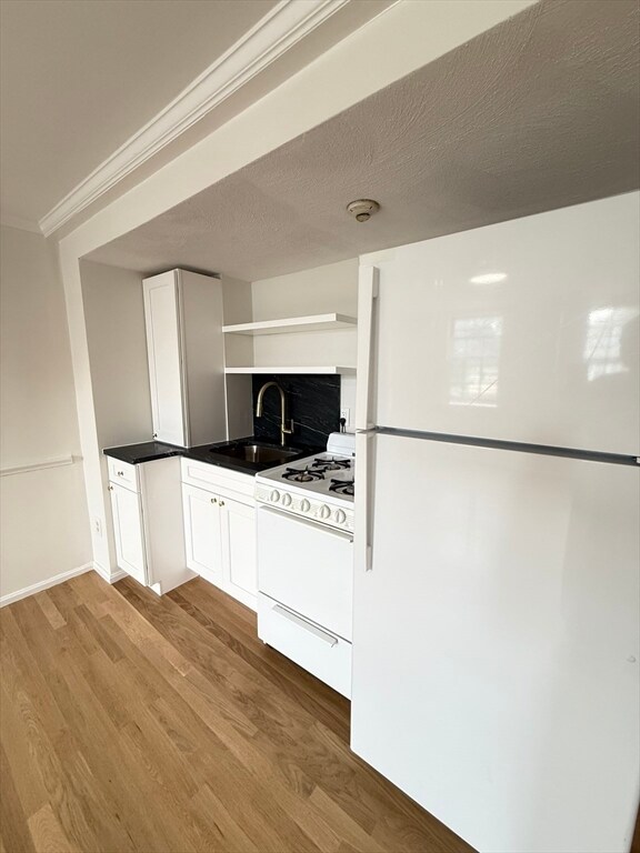 Building Photo - 313 Essex St